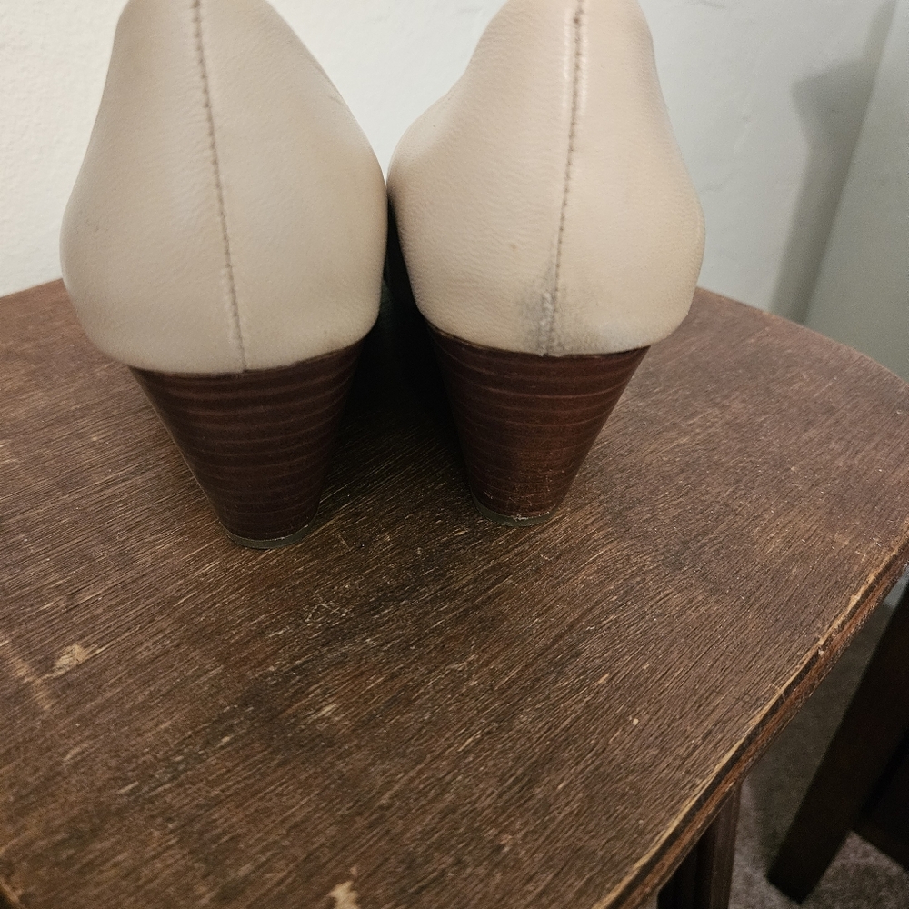 Neutral Wedge Pumps - Picture 4 of 7